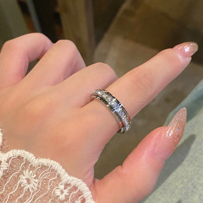 【📍Exkluzivní kolekce📍】Otočný prsten z titanové oceli se zirkonem💍