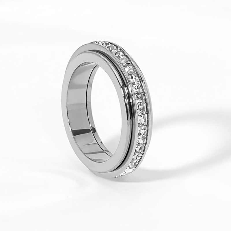 【📍Exkluzivní kolekce📍】Otočný prsten z titanové oceli se zirkonem💍